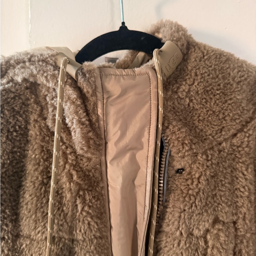 UGG Shasta 700-Fill Down Puffer Jacket Reversible Hooded - Picture 9 of 16